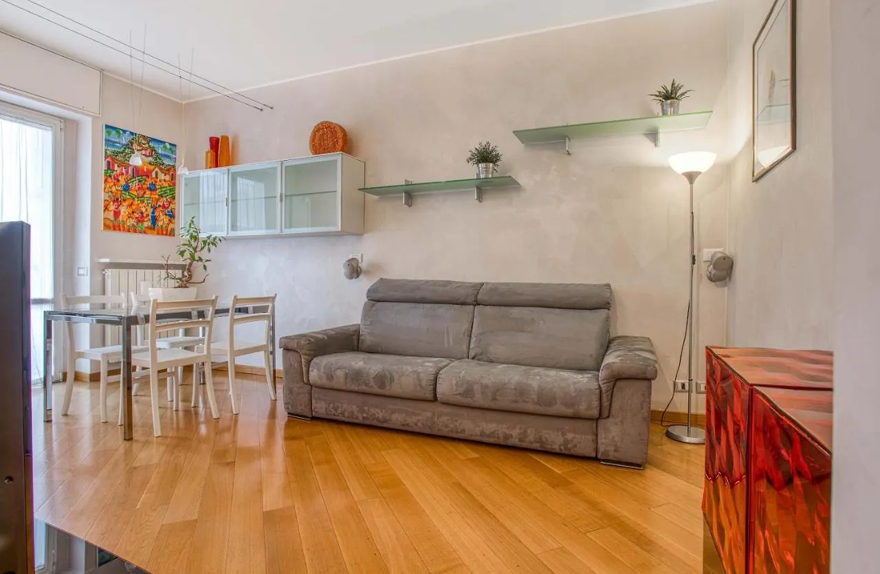 Joivy Vibrant Flat With Balcony Apartment Milan