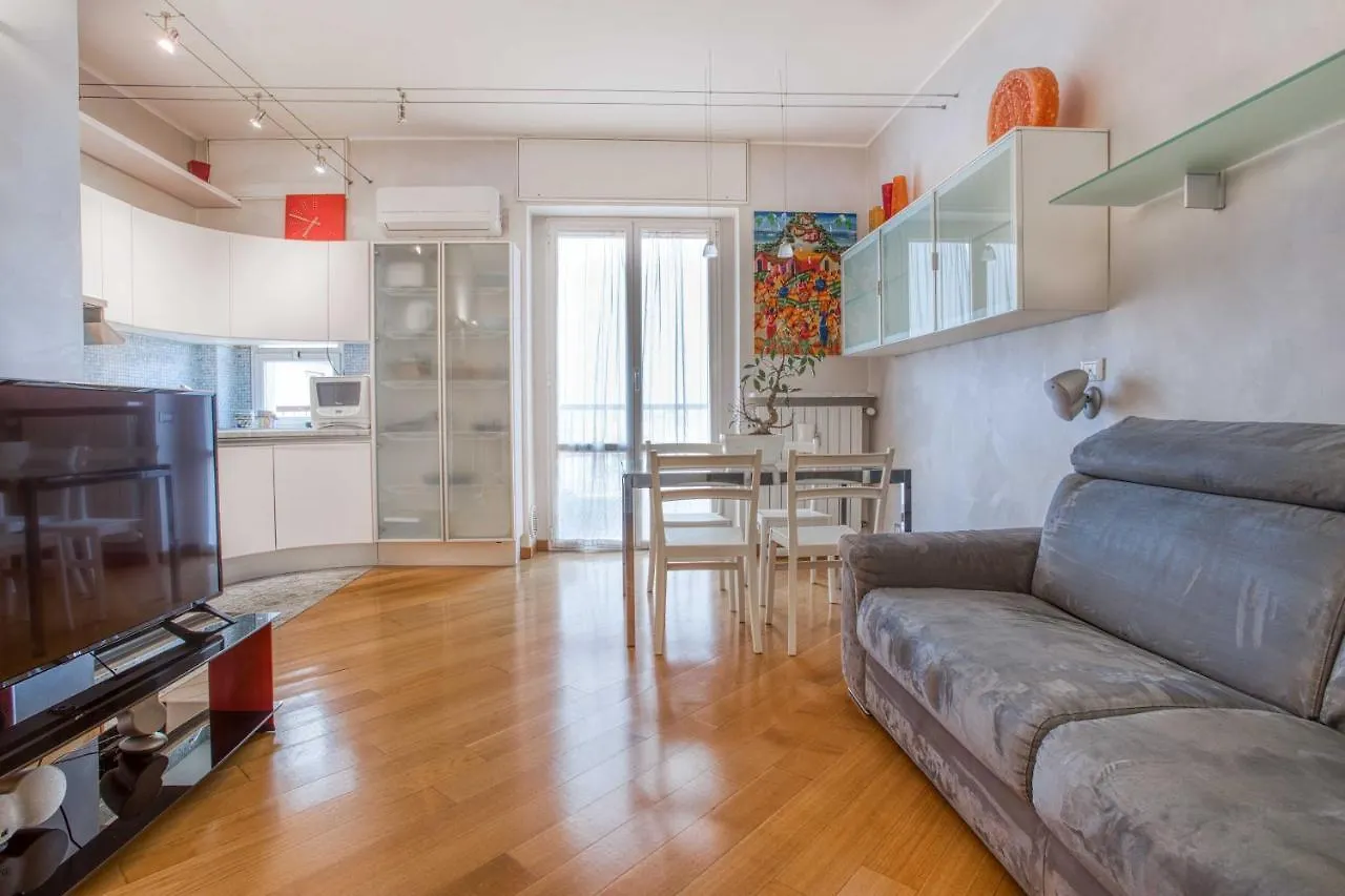 Joivy Vibrant Flat With Balcony Apartment Milan 0*,  Italy