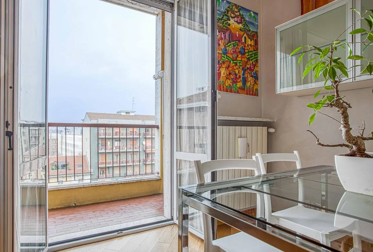 Joivy Vibrant Flat With Balcony Apartment Milan Italy