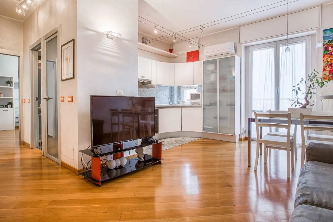 Joivy Vibrant Flat With Balcony Apartment Milan