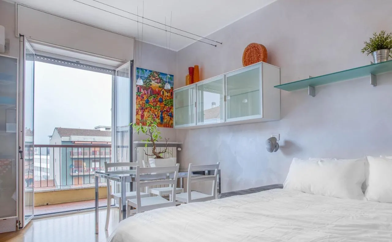 Joivy Vibrant Flat With Balcony Apartment Milan Italy