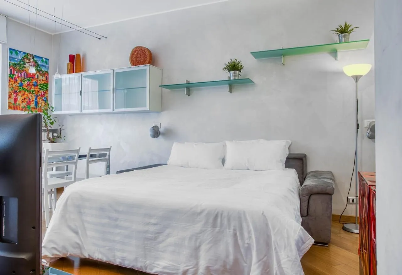 Joivy Vibrant Flat With Balcony Apartment Milan